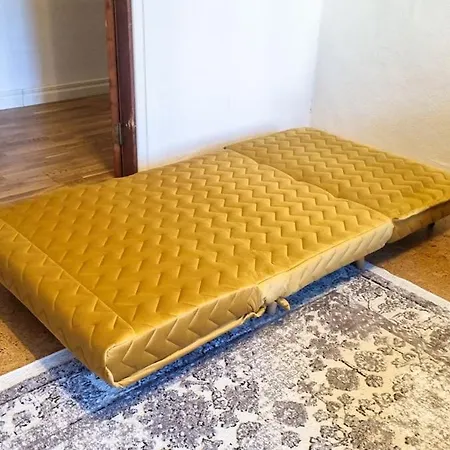 Center, High Ceilings, 75m2 2br Free Parking Apartament *