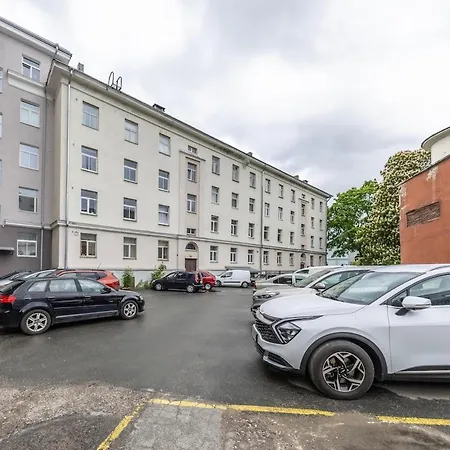 Center, High Ceilings, 75m2 2br Free Parking Apartment Tallinn