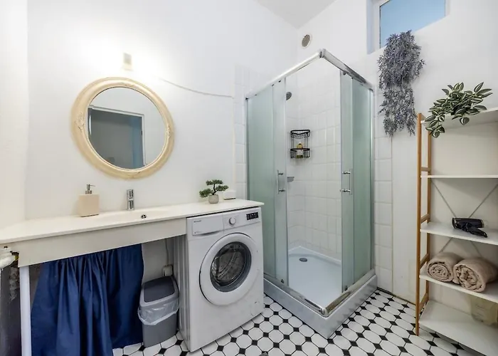 Center, High Ceilings, 75m2 2br Free Parking 아파트 탈린