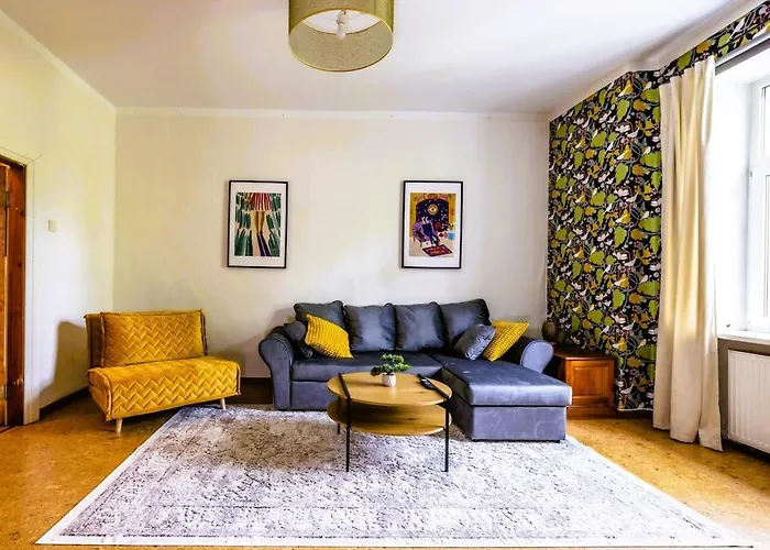 Center, High Ceilings, 75m2 2br Free Parking * 탈린