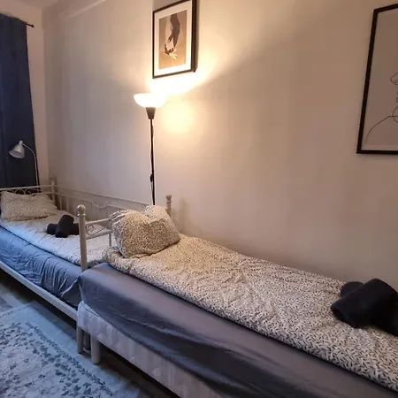 Apartment Center, High Ceilings, 75m2 2br Free Parking Reval