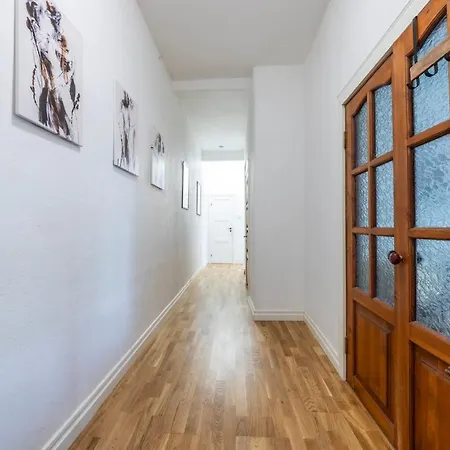 Center, High Ceilings, 75m2 2br Free Parking Apartment Reval